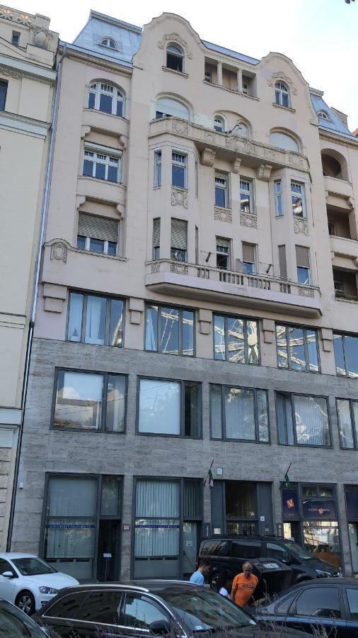 Appartement Corso Quiet à Budapest Extérieur photo
